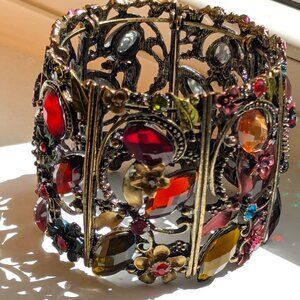 GLAMOROUS MULTI-JEWELED BRACELET